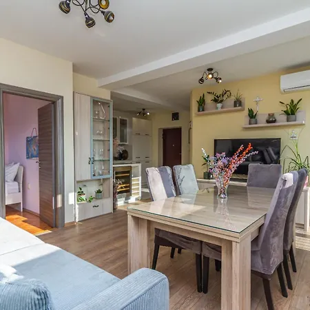 Suprema Vista * Split